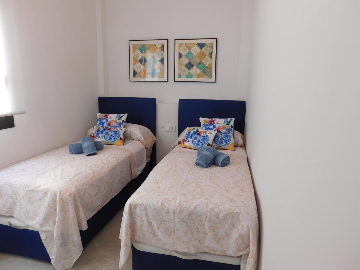 Modern And Cosy Apartment Close To The Beach トレビエハ エクステリア 写真