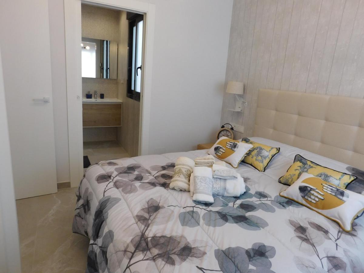 Modern And Cosy Apartment Close To The Beach トレビエハ エクステリア 写真
