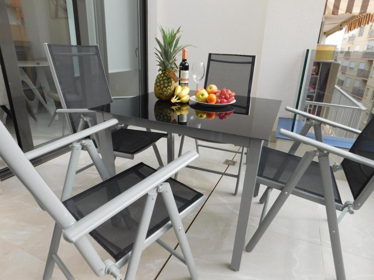 Modern And Cosy Apartment Close To The Beach トレビエハ エクステリア 写真