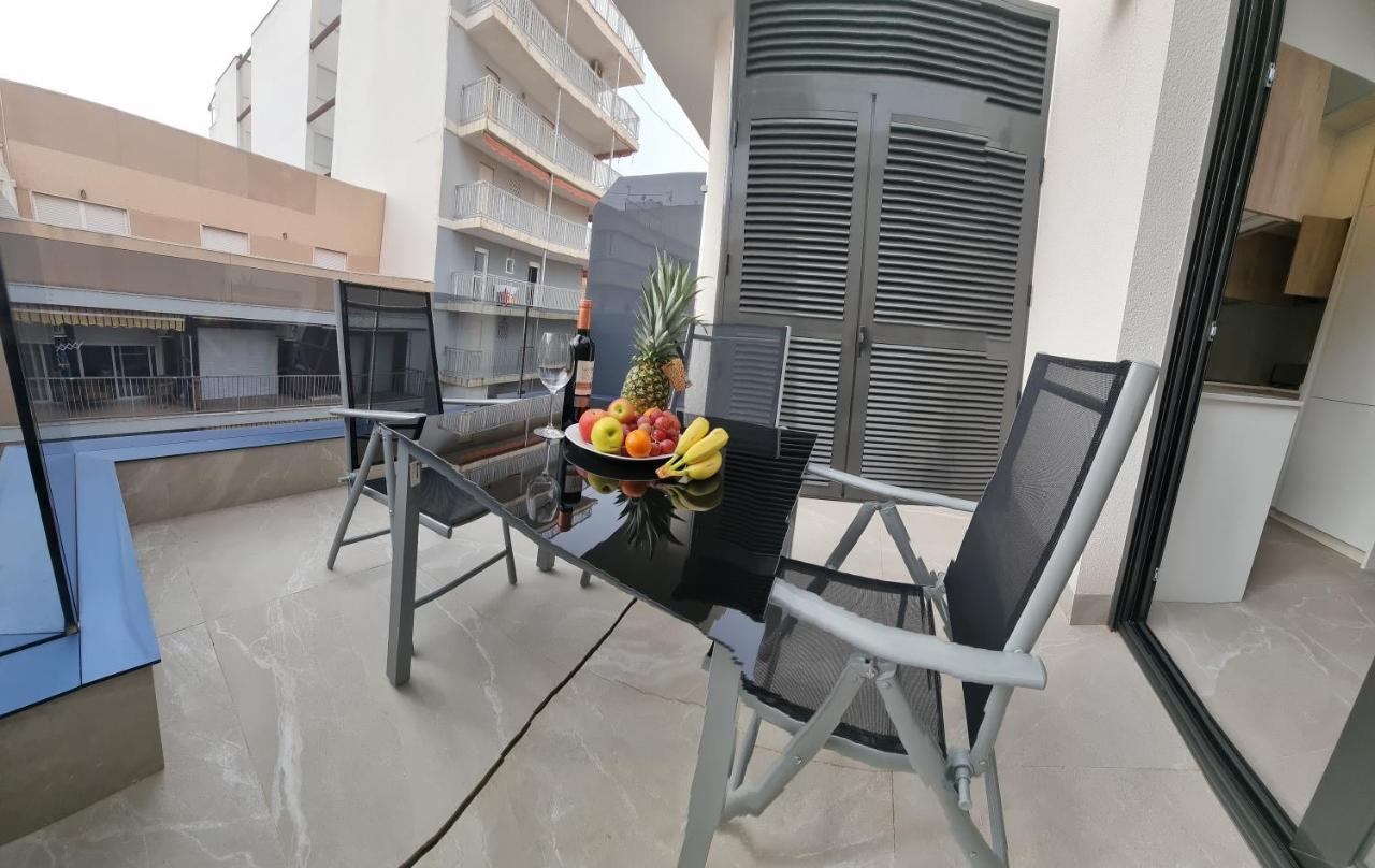 Modern And Cosy Apartment Close To The Beach トレビエハ エクステリア 写真